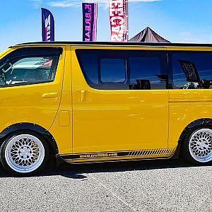 (4K)CRS TOYOTA HIACE 200 modified ハイエースフルエアロカスタム - スーパーカーニバル2017