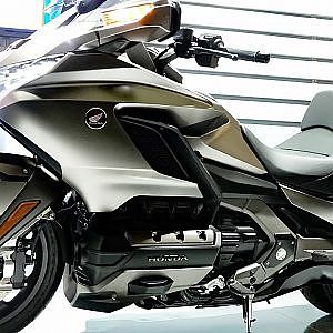 (4K)HONDA GOLD WING 2018 ホンダ ゴールドウィング2018 - 大阪モーターサイクルショー2018