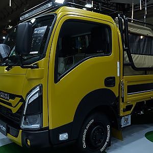 ISUZU ELFmio OUTDOOR EDITION TAS2024 - いすゞ 新型エルフミオ アウトドア エディション 東京オートサロン2024