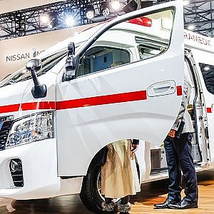 (4K)NISSAN PARAMEDIC URVAN NV350 ambulance 日産 パラメディック 救急車 キャラバン - TOKYO MOTOR SHOW 2019