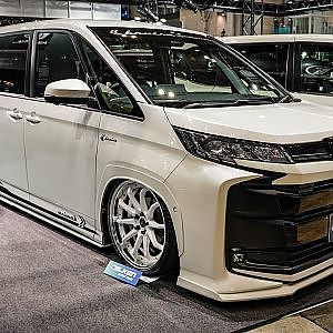 KUHL JAPAN KRUISE 90 NOAH bodykit クール 90系 ノア エアロキット - TAS2023 東京オートサロン2023