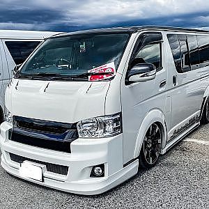 TIARA HIACE bodykit modified SBM Osaka2021 - SBM大阪2021 ハイエース カスタム 200系 接地