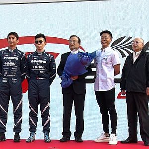 100戦参戦チームスポンサー表彰式 & Graded Driver セレモニー