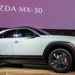 (4K)MAZDA MX-30 EV マツダ MX30 世界初公開 - TOKYO MOTOR SHOW 2019