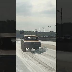 Gasser's rear window FALLS OUT on an 8 second pass #1320video #dragweek