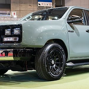 AXELL HILUX square 4 lights kit TAS2024 アクセルオート ハイラックス  角目4灯キット 東京オートサロン2024