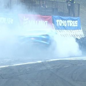 壁ギリからの名物クラッシュ！名阪スポーツランドにて公式練習中