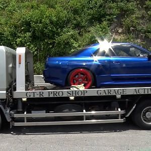 スーパーラップチーム搬入！ガレージアクティブ カーボンR(BNR32)&ブルーR(BNR32)　　奥伊吹でスーパーラップデモラン実施！