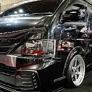 (4K)AGENT TOYOTA 200 HIACE TYPE4 WIDE bodykit エージェント200系4型ハイエースワイドカスタム - 大阪オートメッセ2018