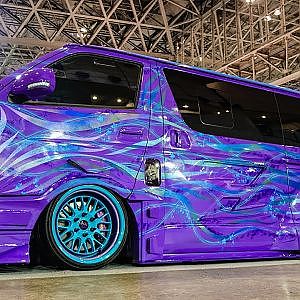 (4K)ZOMBIE FACTORY TOYOTA 200 HIACE monster modified 200系  ハイエースカスタム ゾンビ - TOKYO AUTO SALON 2020