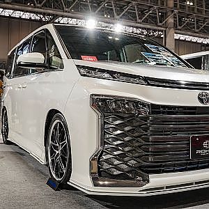 ROHAN 130Design TOYOTA 90 VOXY 90系 ヴォクシー コンプリート車両 - TAS2023 東京オートサロン2023