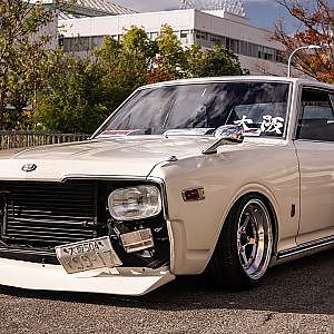 NISSAN GLORIA 1977 - 日産グロリア 昭和レトロカー万博2024