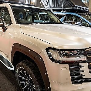 BLITZ LANDCRUISER 300 GR SPORTS  TAS2022 - ブリッツ ランドクルーザー300 GRスポーツ 東京オートサロン2022