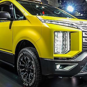 (4K)MITSUBISHI DELICA D5 2019 Yellow color 三菱 新型デリカD5 - OSAKA AUTO MESSE 2019