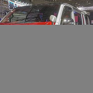 MDN madonna HIACE VAN SAMURAI MDNマドンナ ハイエースバン 4型 標準 - TAS2023 東京オートサロン2023