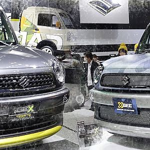 (4K)SUZUKI XBEE street & winter adventure スズキ新型クロスビー・ストリートアドベンチャー - 大阪オートメッセ2018