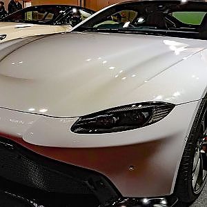 (4K)Aston Martin Vantage 2018 supercar アストンマーティン ヴァンテージ - 大阪モーターショー2017
