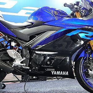 (4K)YAMAHA YZF-R25 ヤマハYZF R25 - OSAKA MOTORCYCLE SHOW 2019