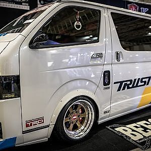 K-BREAK Beecas baby gang HIACE bodykit TAS2022 - Kブレイク ベビーギャング ハイエース カスタム 東京オートサロン2022 تويوتا هايس